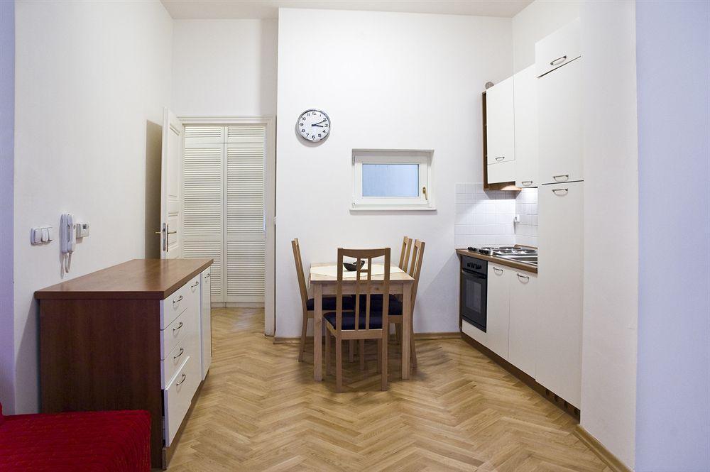 Ai Quattro Angeli Aparthotel Prague Exterior photo