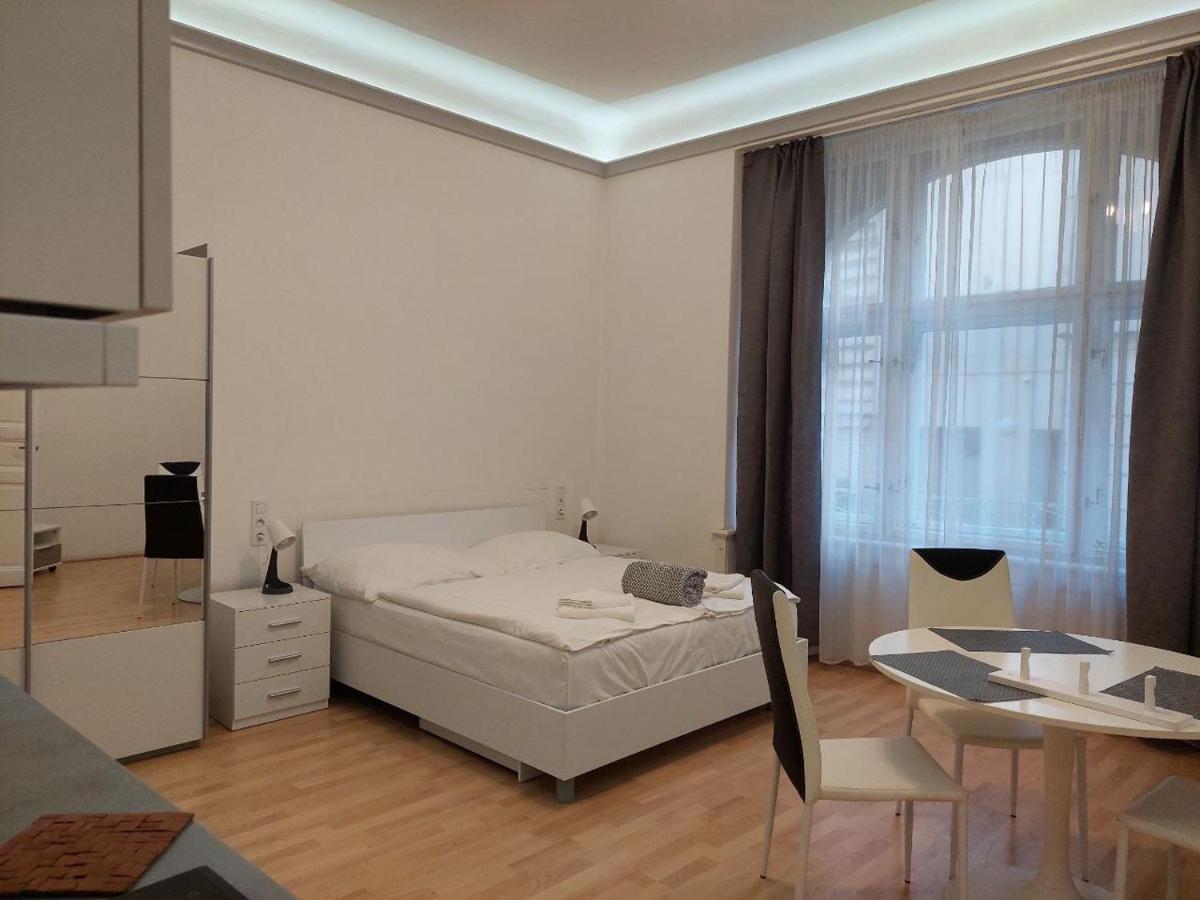 Ai Quattro Angeli Aparthotel Prague Exterior photo