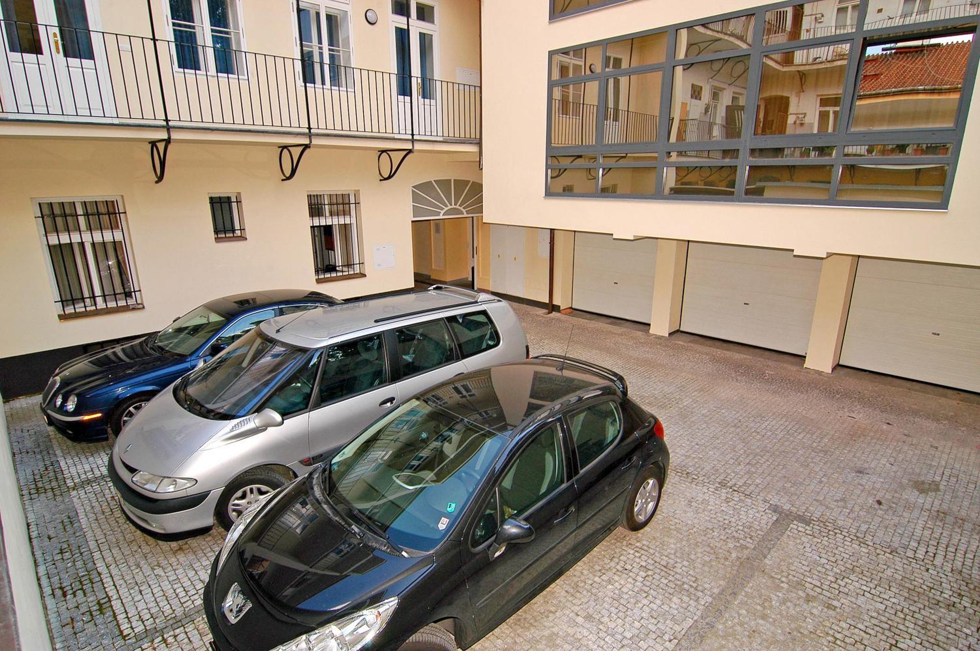 Ai Quattro Angeli Aparthotel Prague Exterior photo