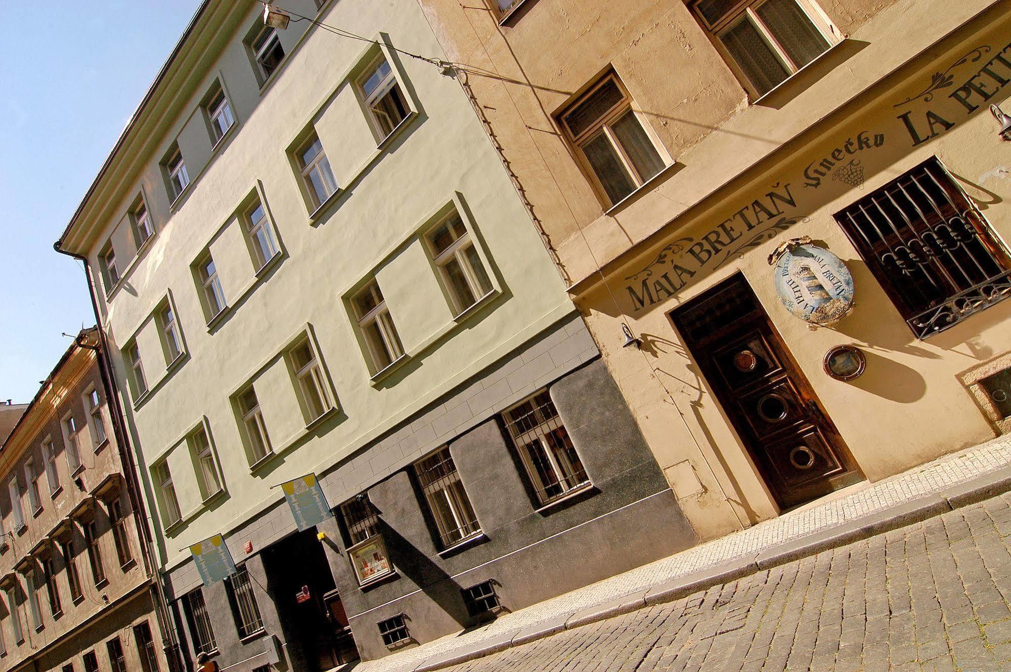 Ai Quattro Angeli Aparthotel Prague Exterior photo